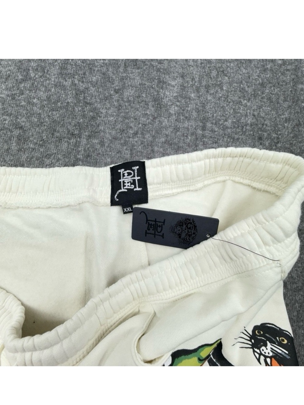 Ed Hardy Cream Graphic Men’s Shorts with Dragon and Eagle Prints - Picture 3 of 7